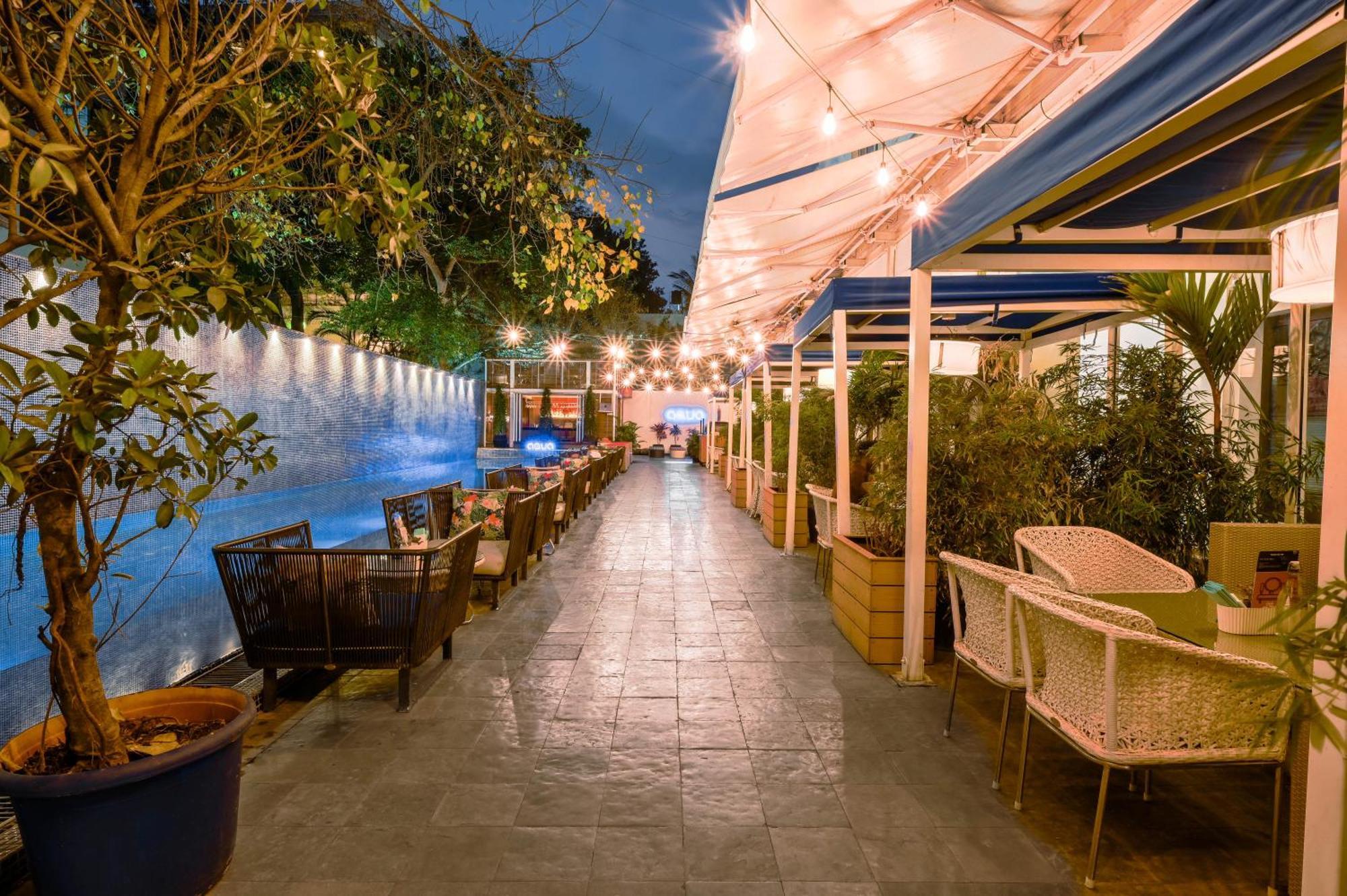 The Park Bangalore, Mg Road Dış mekan fotoğraf The Terrace at The Standard East Village